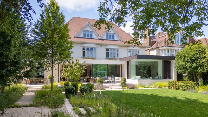 CONTEMPORARY EXTENSION IN WIMBLEDON