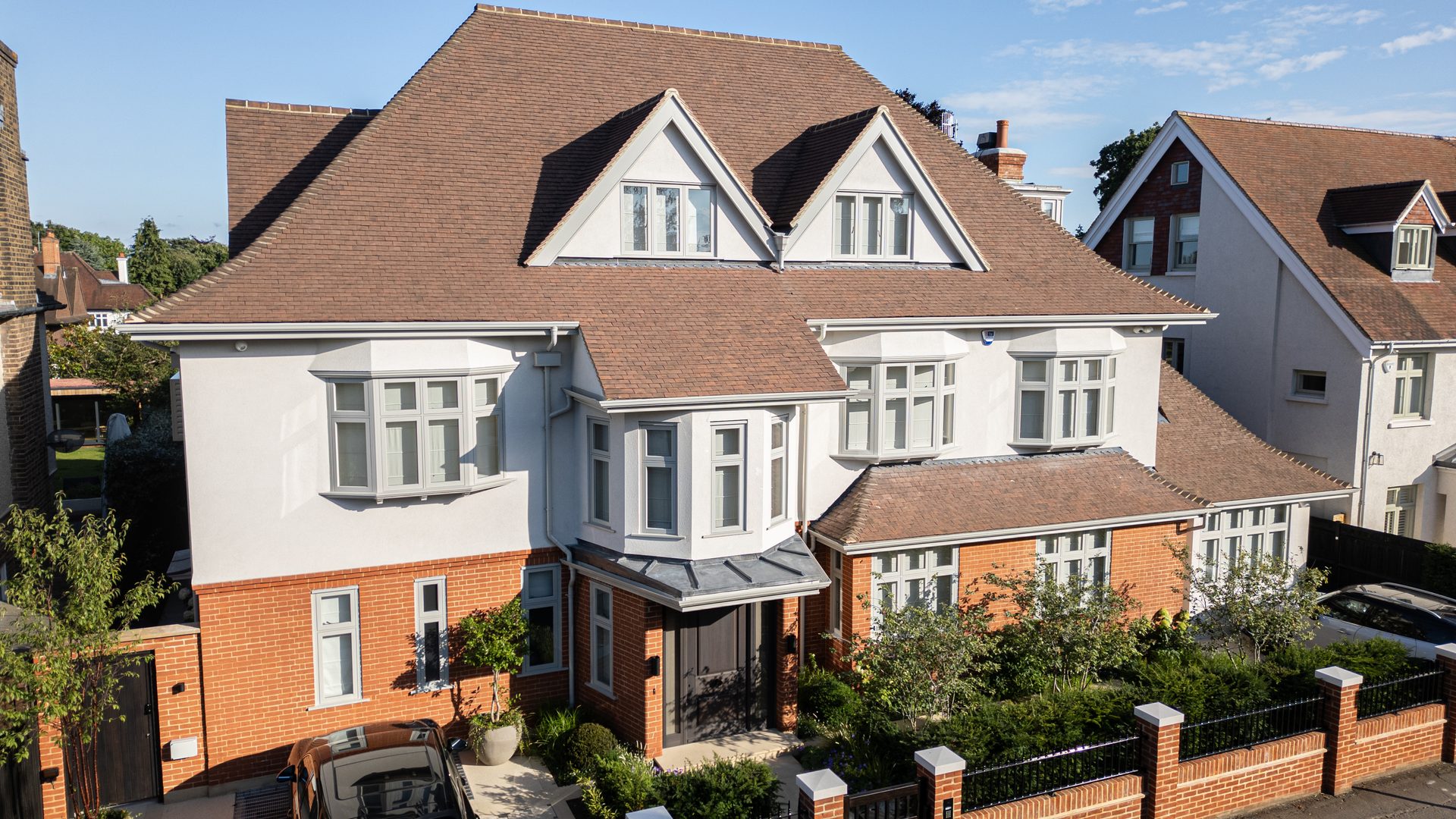Contemporary Extension in Wimbledon