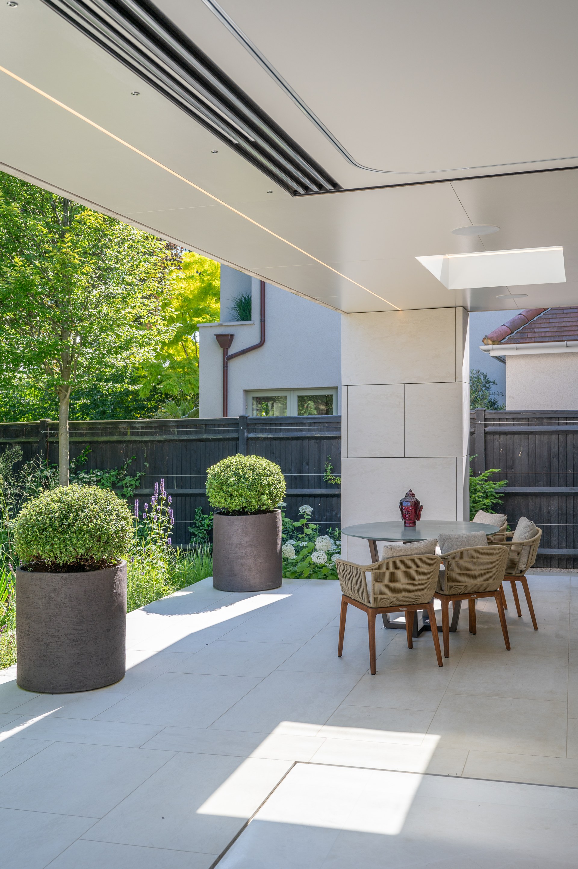 Contemporary Extension in Wimbledon
