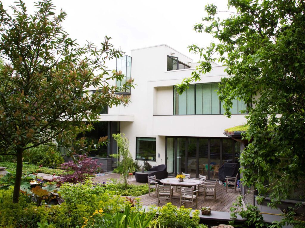 Wooded House in Wimbledon